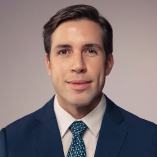 Dr. Adriano Mesquita Bento