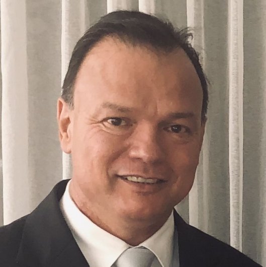 Dr. Fernando Resende