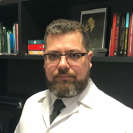 Dr. Robson Lázaro