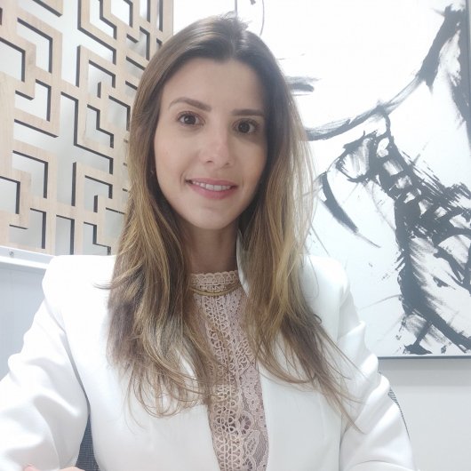 Dra. Paôla Queiroz