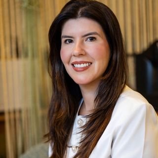 Dra. Lara Ribeiro Teixeira