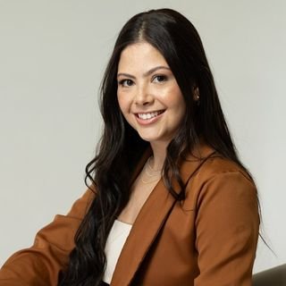 Dra. Giovanna dos Santos Flora Heringer