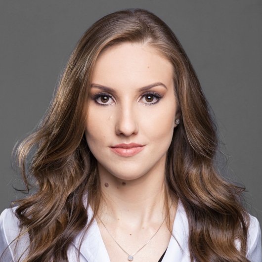 Dra. Gabriela Andrioli Silva