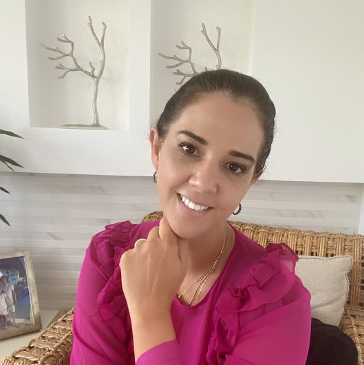 Dra. Flávia Souza Fonseca