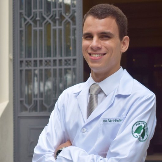 Dr. Tomás Béder