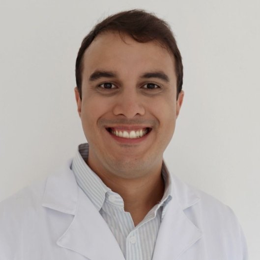 Dr. Leonardo Cavalcanti