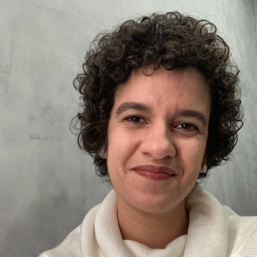 Dra. Claudia Comaru