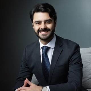 Dr. Matheus Dourado