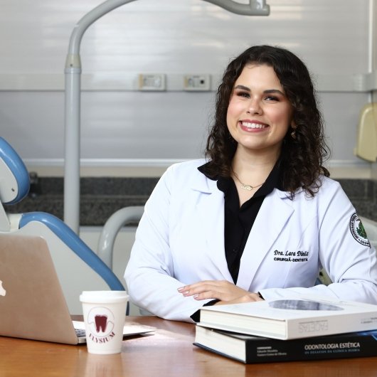 Dra. Lara Diniz