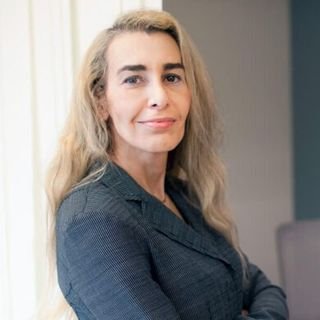 Dra. Anna Paula Malheiros