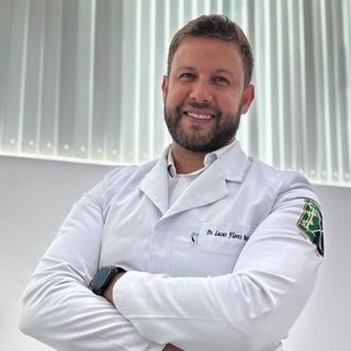 Dr. Lucas Flores Batista