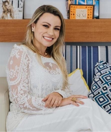 Dra. Alessandra Vilas Mendes
