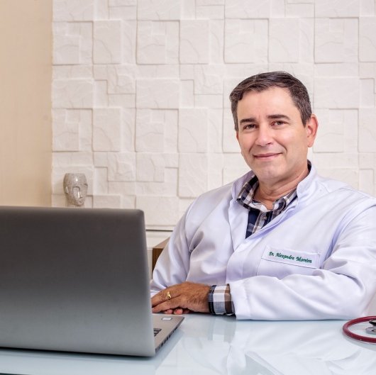 Dr. Alexandre Moreira