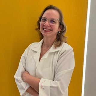 Dra. Adriana Soares De Rezende Santos