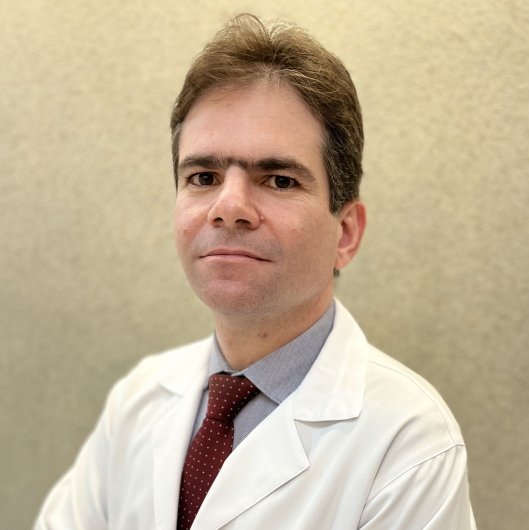 Dr. Diogo Menezes