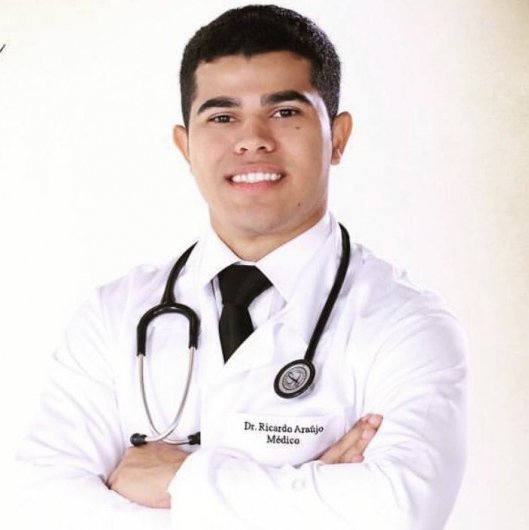 Dr. Ricardo Araújo