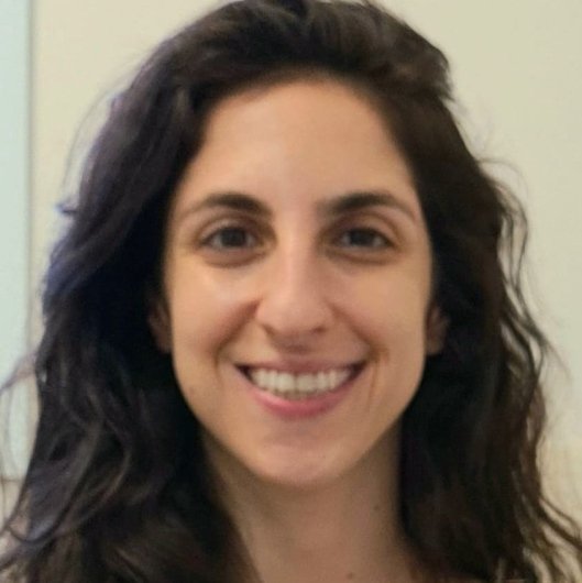 Dra. Fernanda Salama