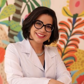 Dra. Beatriz Adriane Gonçalves .
