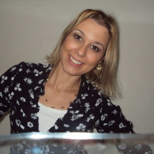 Dra. Andréa Martins Brito