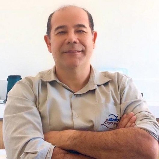 Dr. David Martins