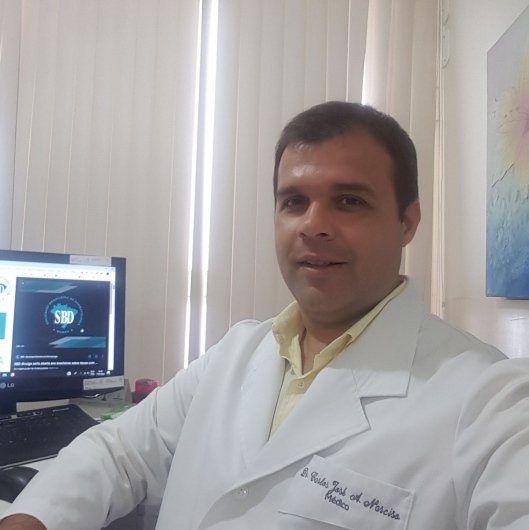 Dr. Carlos José A. Narciso