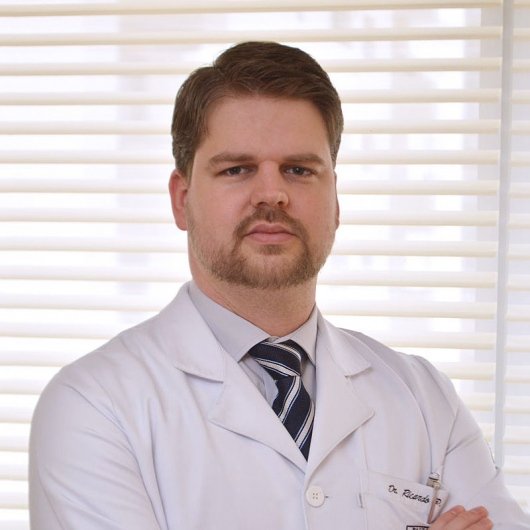 Dr. Ricardo Pagung Saick