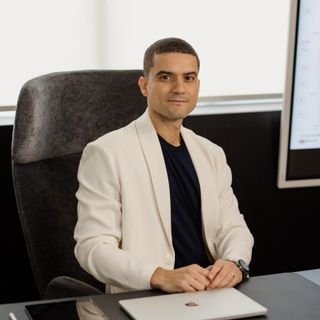 Dr. Marcelo Loura