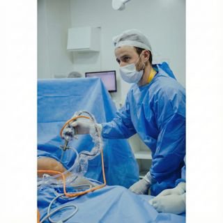 Dr. Lucas K. Zanardini .