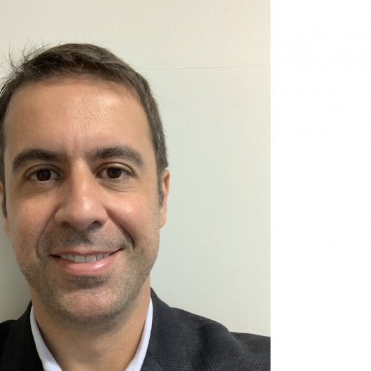 Dr. Adriano Vilaça Belo