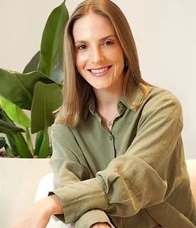 Dr. Rayana Camille Leichtweis De Oliveira