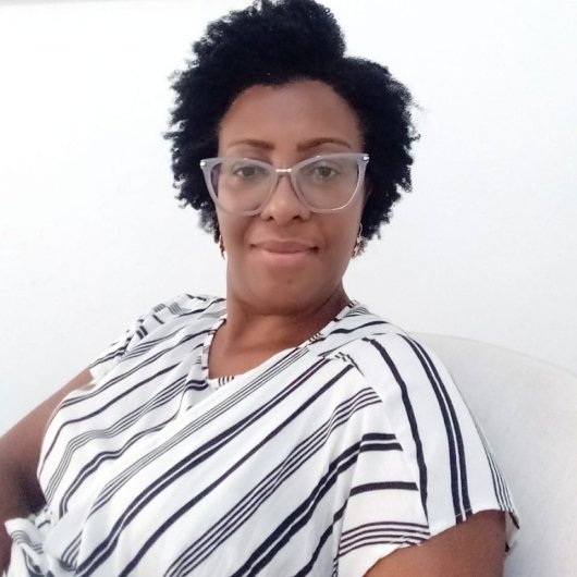 Dra. Fabiana Crystian Santos