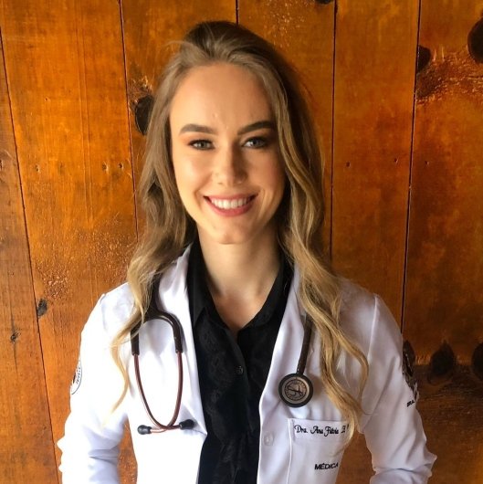 Dra. Ana Flávia Hofer Barbosa