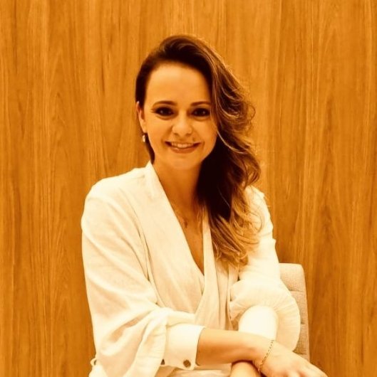 Dra. Marina Milagres Mendes Machado