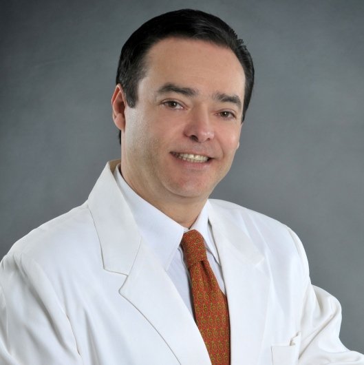 Dr. Mauro Cruz