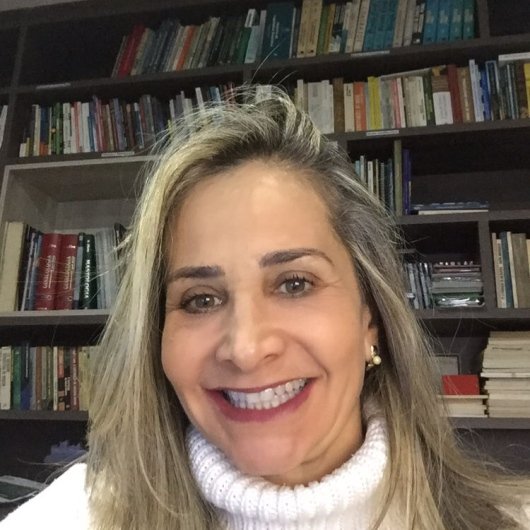 Dra. Adrienne Lucarelli