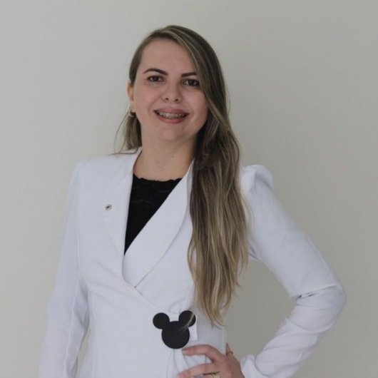 Dra. Erika Sá