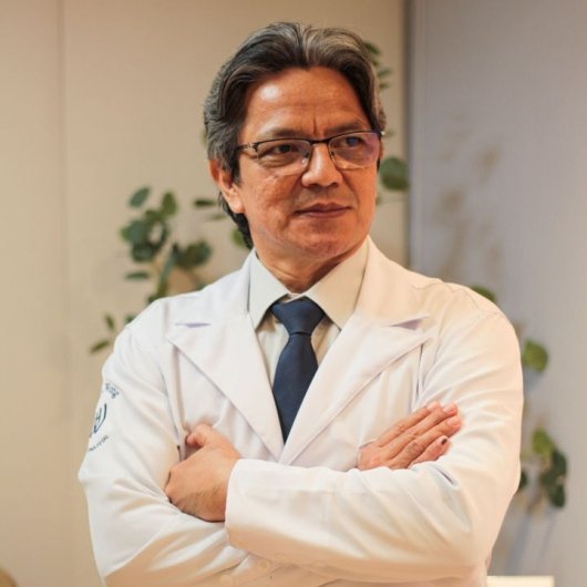 Dr. Henry Wong Vela