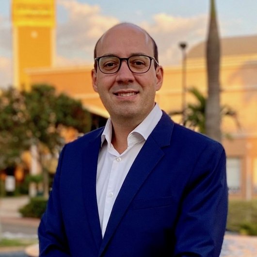 Dr. Gustavo Constantino de Campos