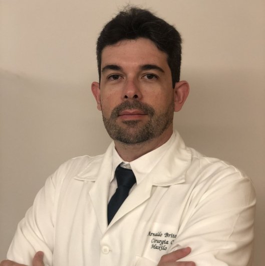Dr. Arnaldo Brito