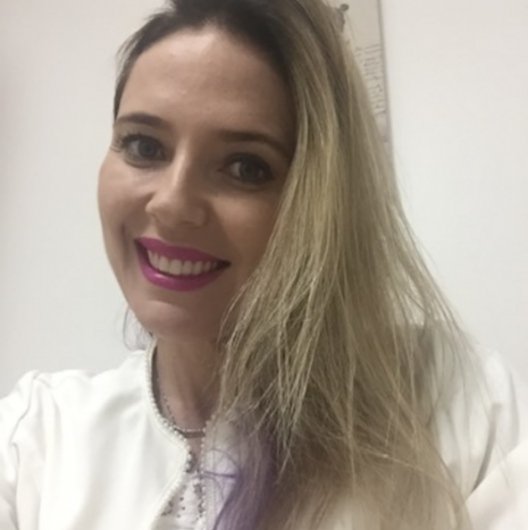 Dra. Juliana Caramel