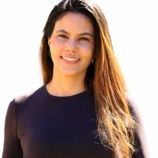 Dra. Camila Moreira