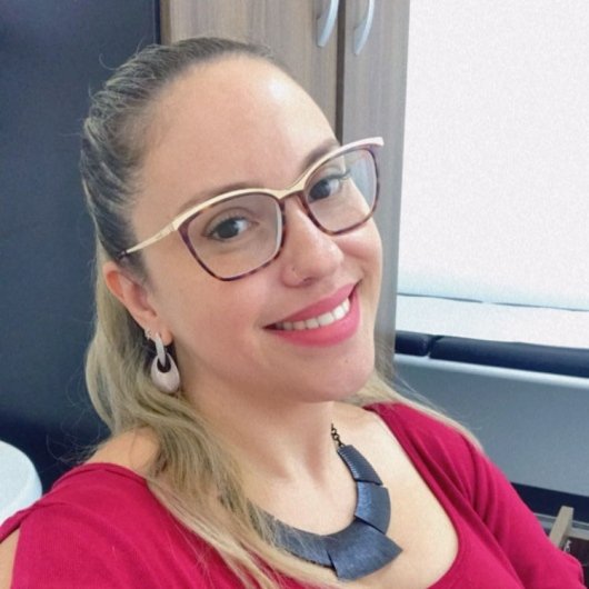 Viviane Alves Corrêa Leite