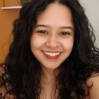 Bárbara Barcelos Souza