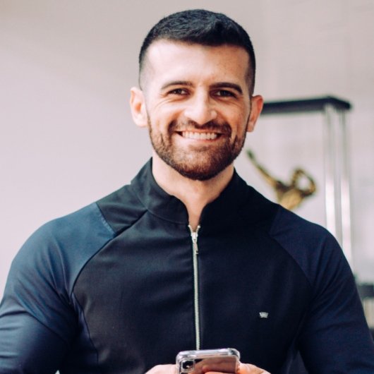 Dr. Junior Stoianovi