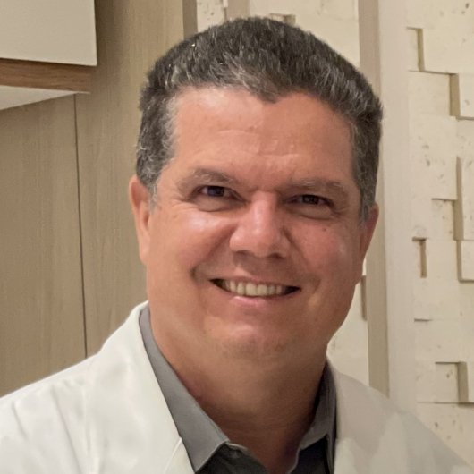 Dr. Fabio Neves