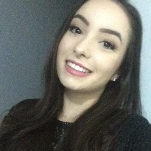 Dra. Yasmin Melo