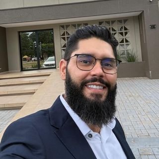 Dr. Lucas Paszoaldo Viana Nogueira Santana