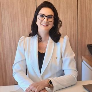 Prof. Flávia Berenguer