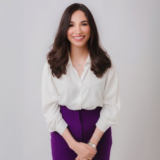 Dra. Aline Alves de Deus