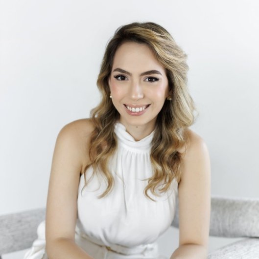Dra. Louise Martins Nunes